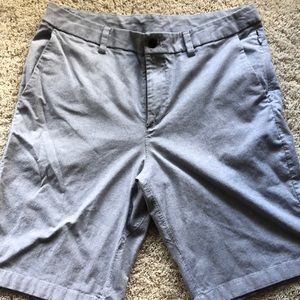 Excellent used condition LuLu twill shorts